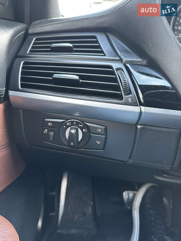 Внедорожник / Кроссовер BMW X5 2010 в Южноукраинске