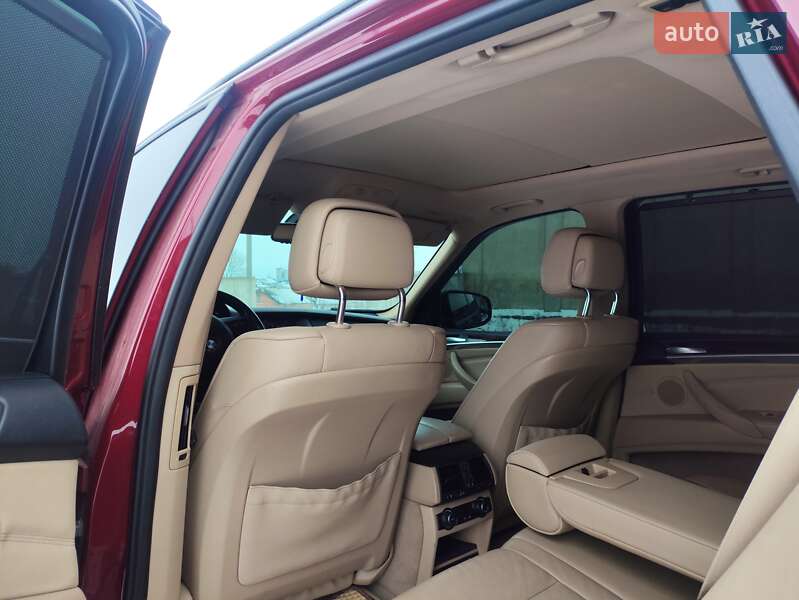 Внедорожник / Кроссовер BMW X5 2010 в Козове