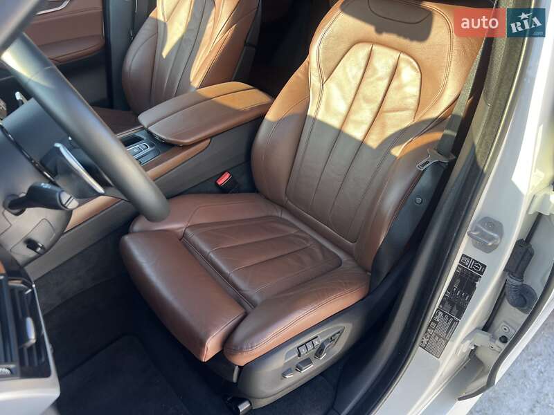 Внедорожник / Кроссовер BMW X5 2014 в Ровно