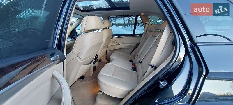Внедорожник / Кроссовер BMW X5 2012 в Дубно