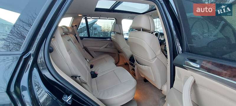 Внедорожник / Кроссовер BMW X5 2012 в Дубно