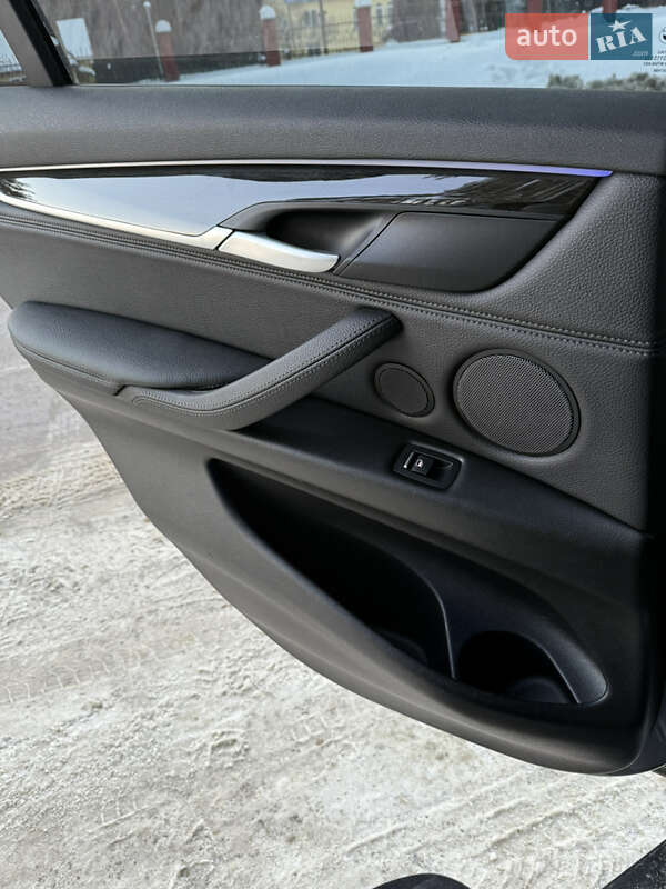 Внедорожник / Кроссовер BMW X5 2017 в Новояворовске