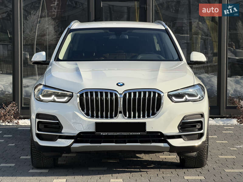 Внедорожник / Кроссовер BMW X5 2023 в Ужгороде