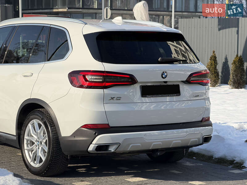 Внедорожник / Кроссовер BMW X5 2023 в Ужгороде