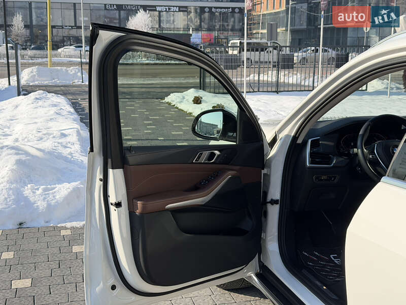Внедорожник / Кроссовер BMW X5 2023 в Ужгороде