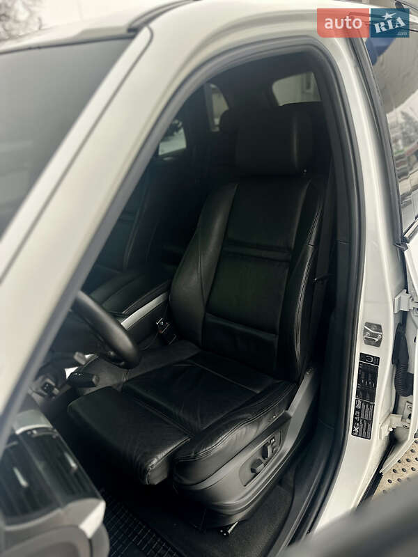 Внедорожник / Кроссовер BMW X5 2010 в Черновцах