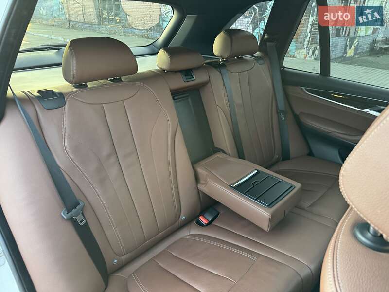 Внедорожник / Кроссовер BMW X5 2017 в Луцке