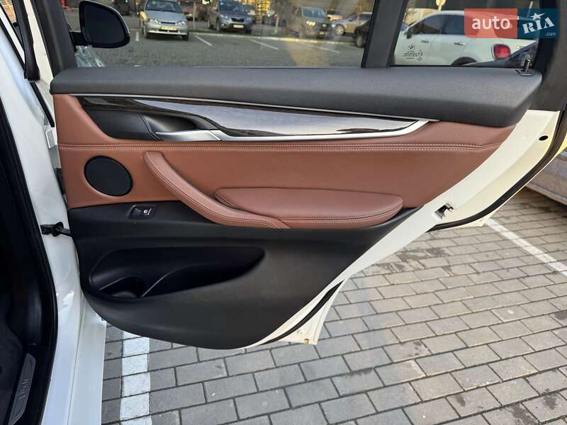 Внедорожник / Кроссовер BMW X5 2017 в Луцке