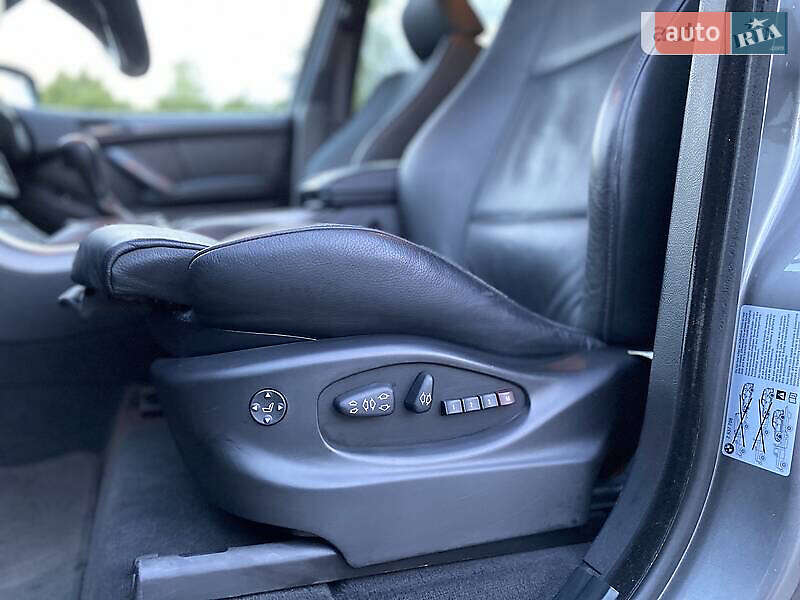 Внедорожник / Кроссовер BMW X5 2004 в Одессе