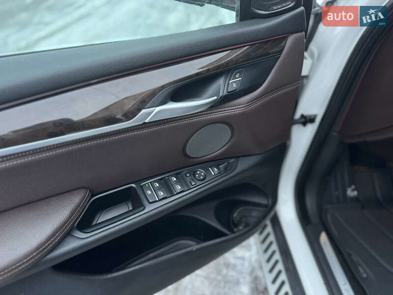 Позашляховик / Кросовер BMW X5 2015 в Луцьку