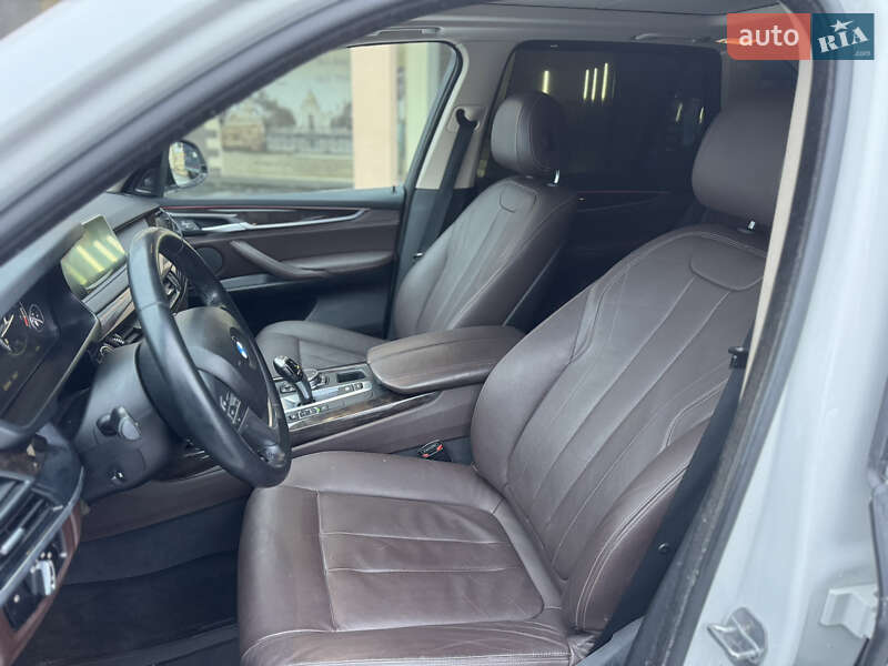 Позашляховик / Кросовер BMW X5 2015 в Луцьку