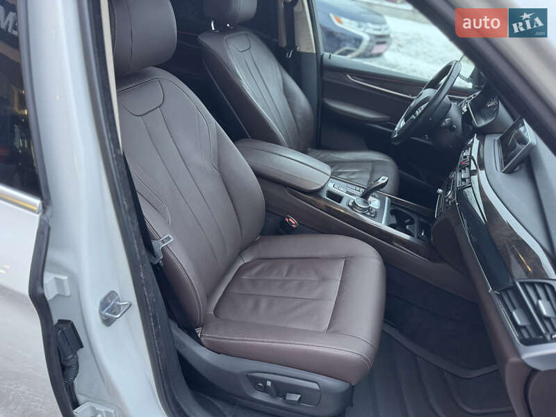 Позашляховик / Кросовер BMW X5 2015 в Луцьку