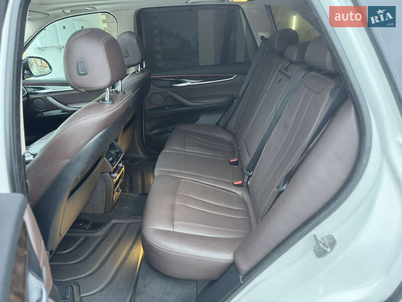 Позашляховик / Кросовер BMW X5 2015 в Луцьку