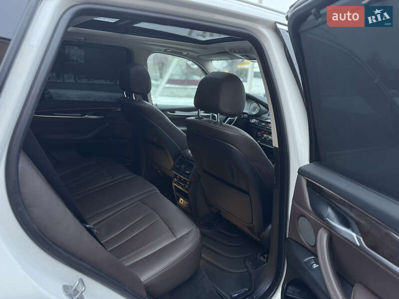 Позашляховик / Кросовер BMW X5 2015 в Луцьку