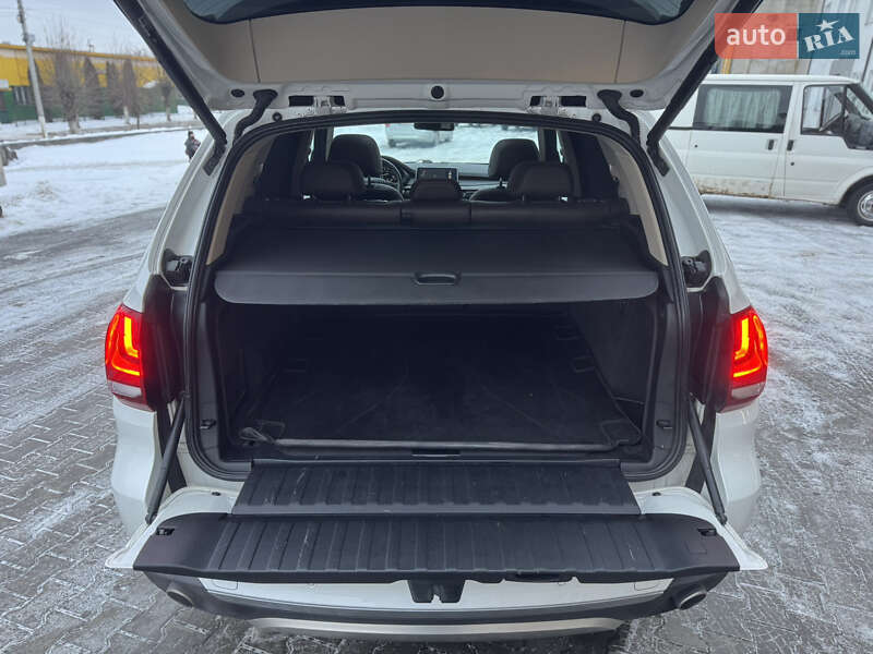 Позашляховик / Кросовер BMW X5 2015 в Луцьку