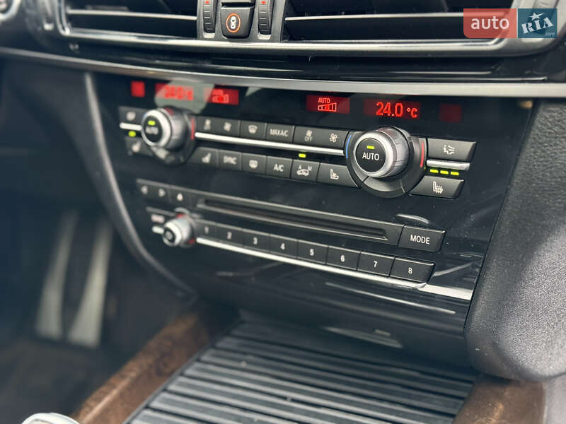 Внедорожник / Кроссовер BMW X5 2016 в Киеве