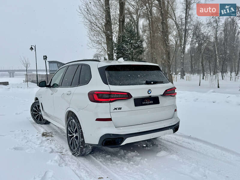 Внедорожник / Кроссовер BMW X5 2022 в Киеве