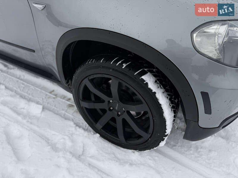Внедорожник / Кроссовер BMW X5 2010 в Ровно