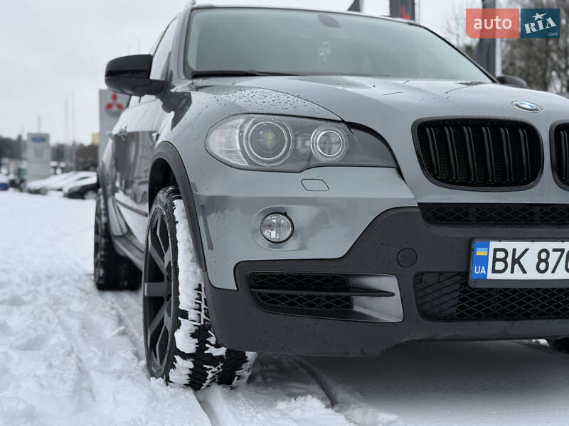 Внедорожник / Кроссовер BMW X5 2010 в Ровно
