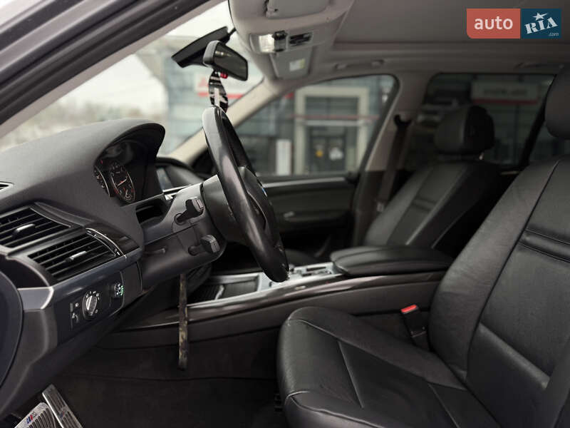 Внедорожник / Кроссовер BMW X5 2010 в Ровно