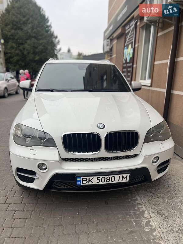 Позашляховик / Кросовер BMW X5 2010 в Рівному