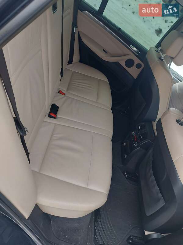 Внедорожник / Кроссовер BMW X5 2011 в Львове