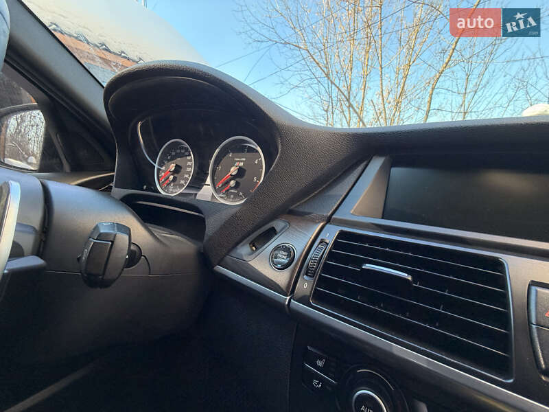 Внедорожник / Кроссовер BMW X5 2010 в Киеве