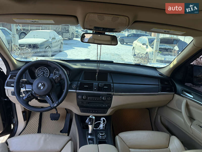 Внедорожник / Кроссовер BMW X5 2012 в Полтаве