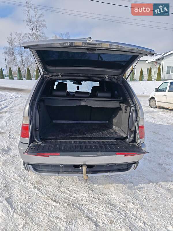 Внедорожник / Кроссовер BMW X5 2004 в Черновцах