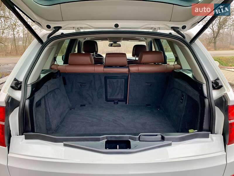 Внедорожник / Кроссовер BMW X5 2013 в Малине