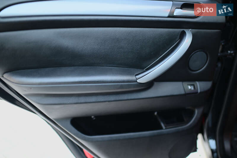 Внедорожник / Кроссовер BMW X5 2005 в Дубно