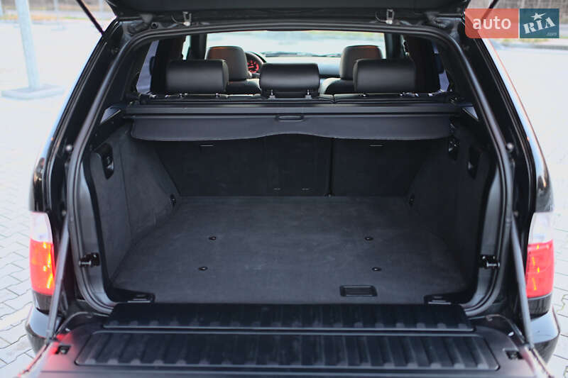 Внедорожник / Кроссовер BMW X5 2005 в Дубно