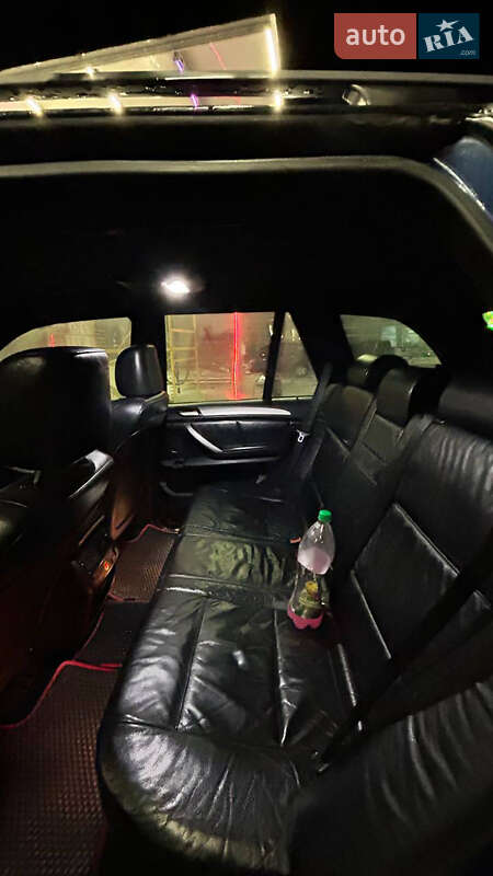 Внедорожник / Кроссовер BMW X5 2000 в Золочеве