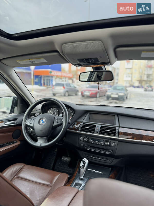 Внедорожник / Кроссовер BMW X5 2013 в Калуше