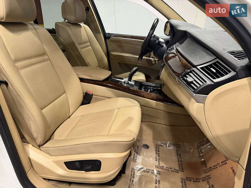 Позашляховик / Кросовер BMW X5 2012 в Львові