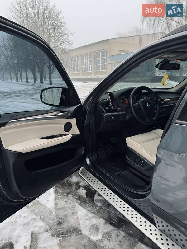 Внедорожник / Кроссовер BMW X5 2011 в Киеве