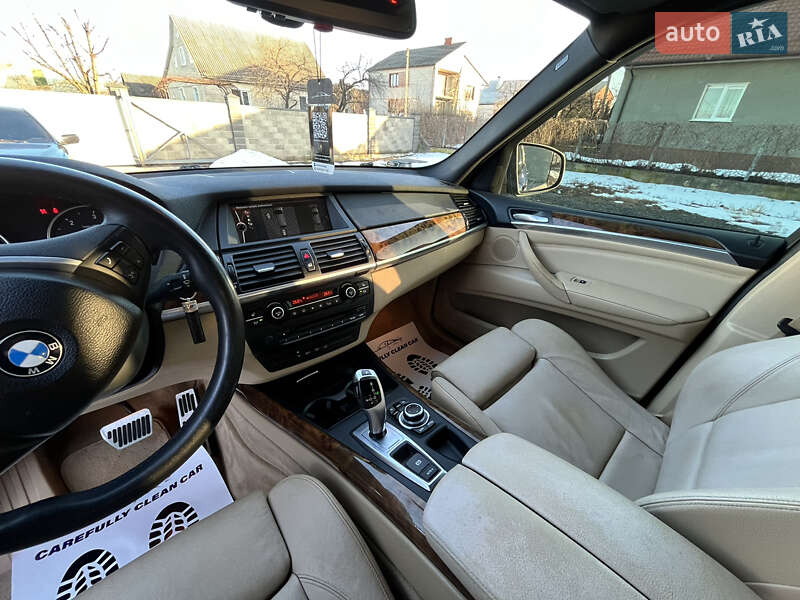 Позашляховик / Кросовер BMW X5 2010 в Нововолинську