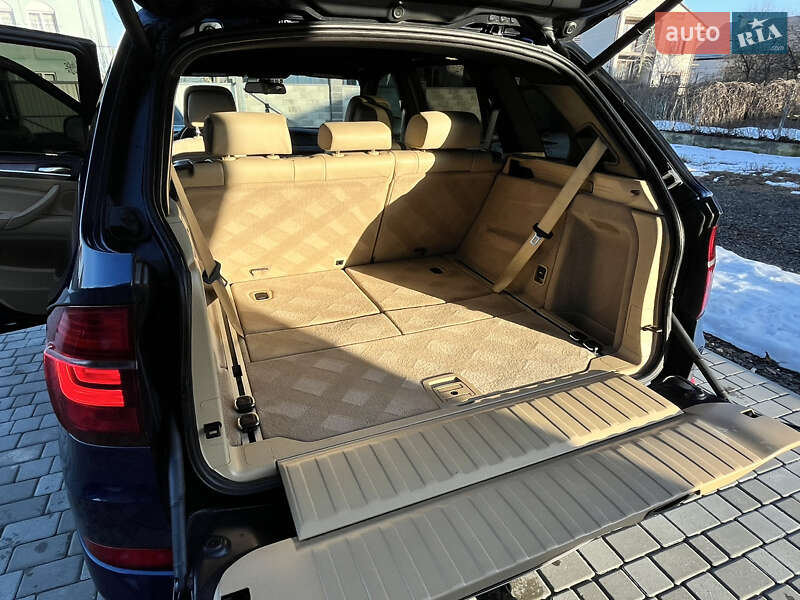 Позашляховик / Кросовер BMW X5 2010 в Нововолинську