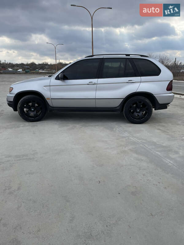 Внедорожник / Кроссовер BMW X5 2001 в Новой Одессе