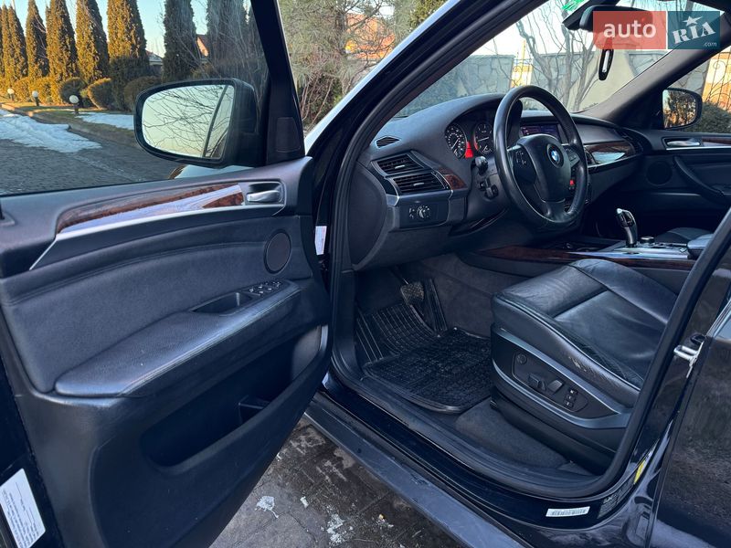 Внедорожник / Кроссовер BMW X5 2011 в Сарнах