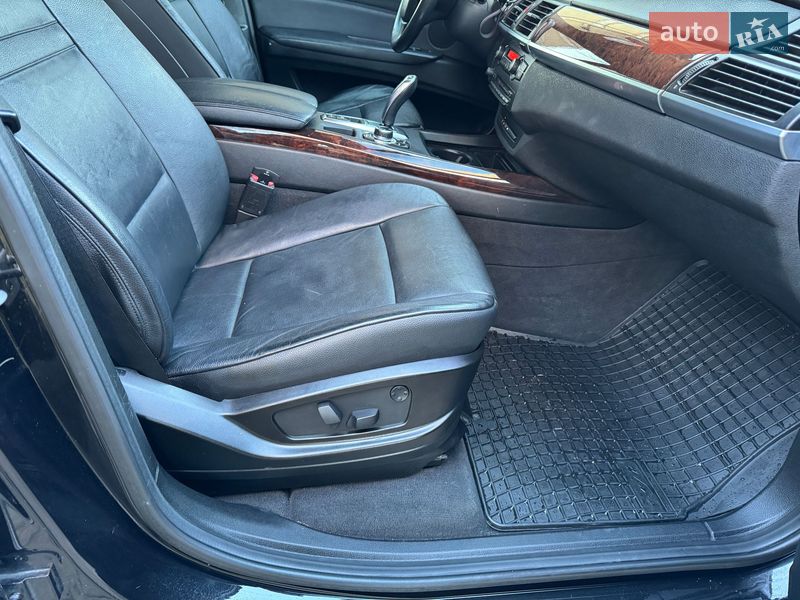 Внедорожник / Кроссовер BMW X5 2011 в Сарнах