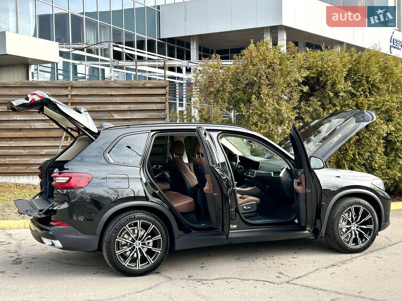Внедорожник / Кроссовер BMW X5 2022 в Киеве