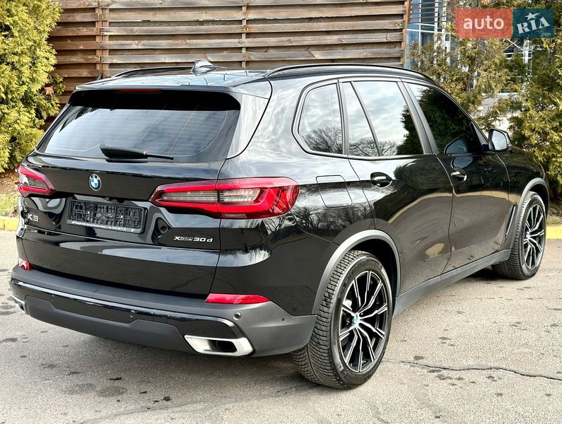 Внедорожник / Кроссовер BMW X5 2022 в Киеве