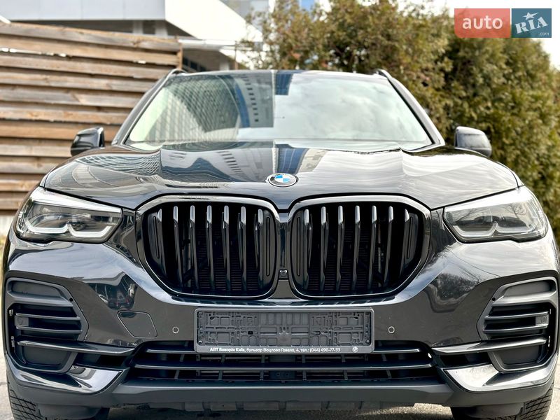 Внедорожник / Кроссовер BMW X5 2022 в Киеве