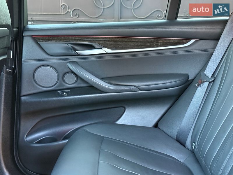 Внедорожник / Кроссовер BMW X5 2016 в Ровно