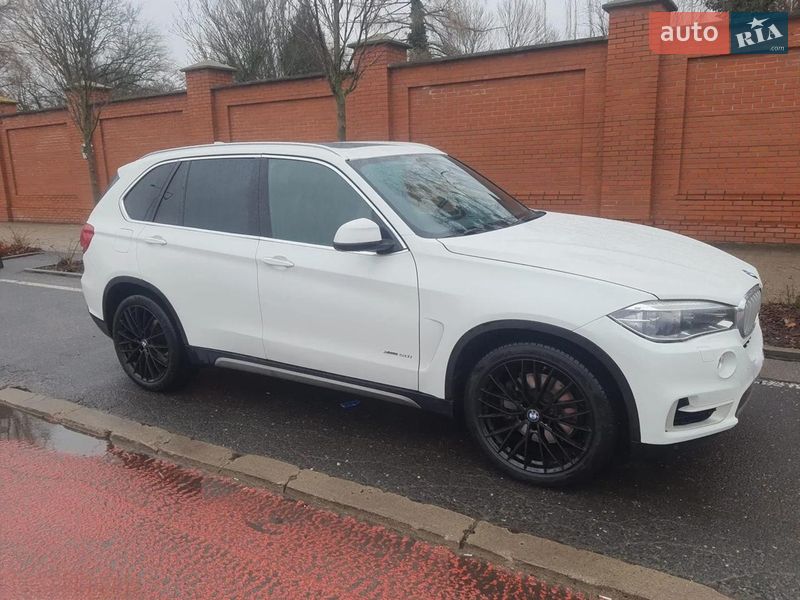Позашляховик / Кросовер BMW X5 2016 в Львові