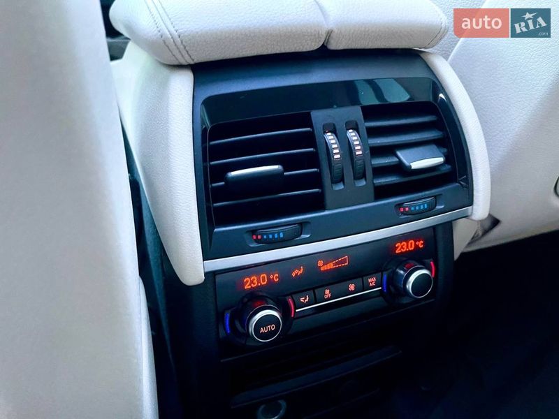 Внедорожник / Кроссовер BMW X5 2015 в Дубно