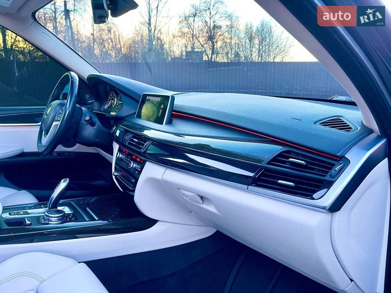 Внедорожник / Кроссовер BMW X5 2015 в Дубно