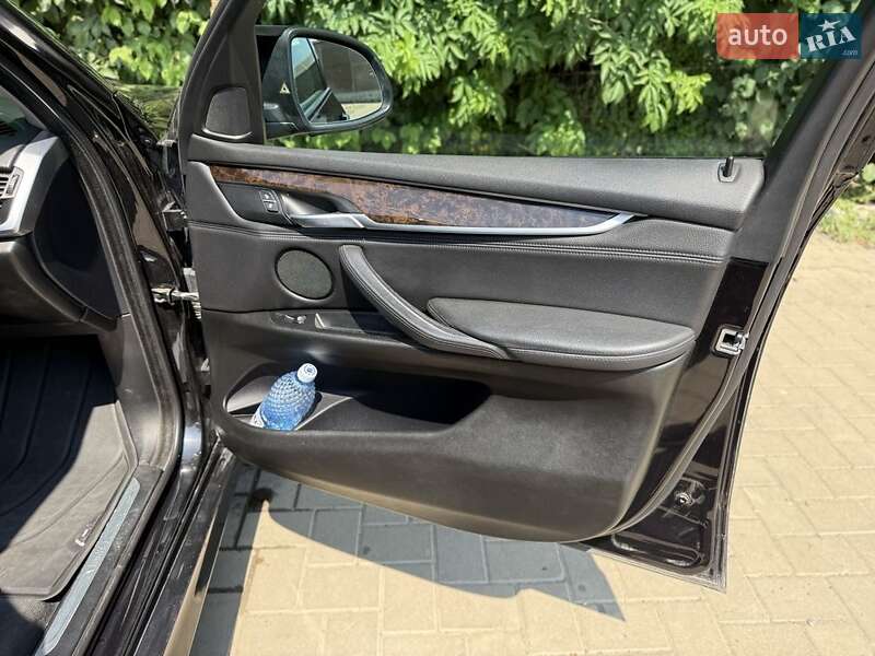 Позашляховик / Кросовер BMW X5 2015 в Чернівцях