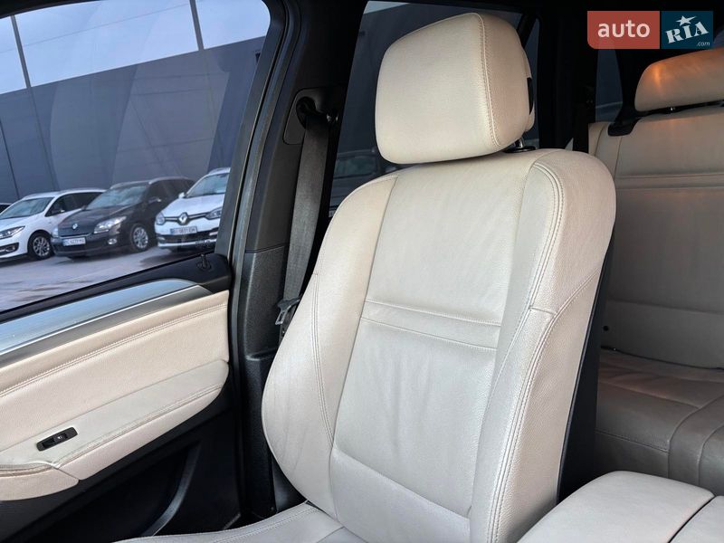 Позашляховик / Кросовер BMW X5 2012 в Львові